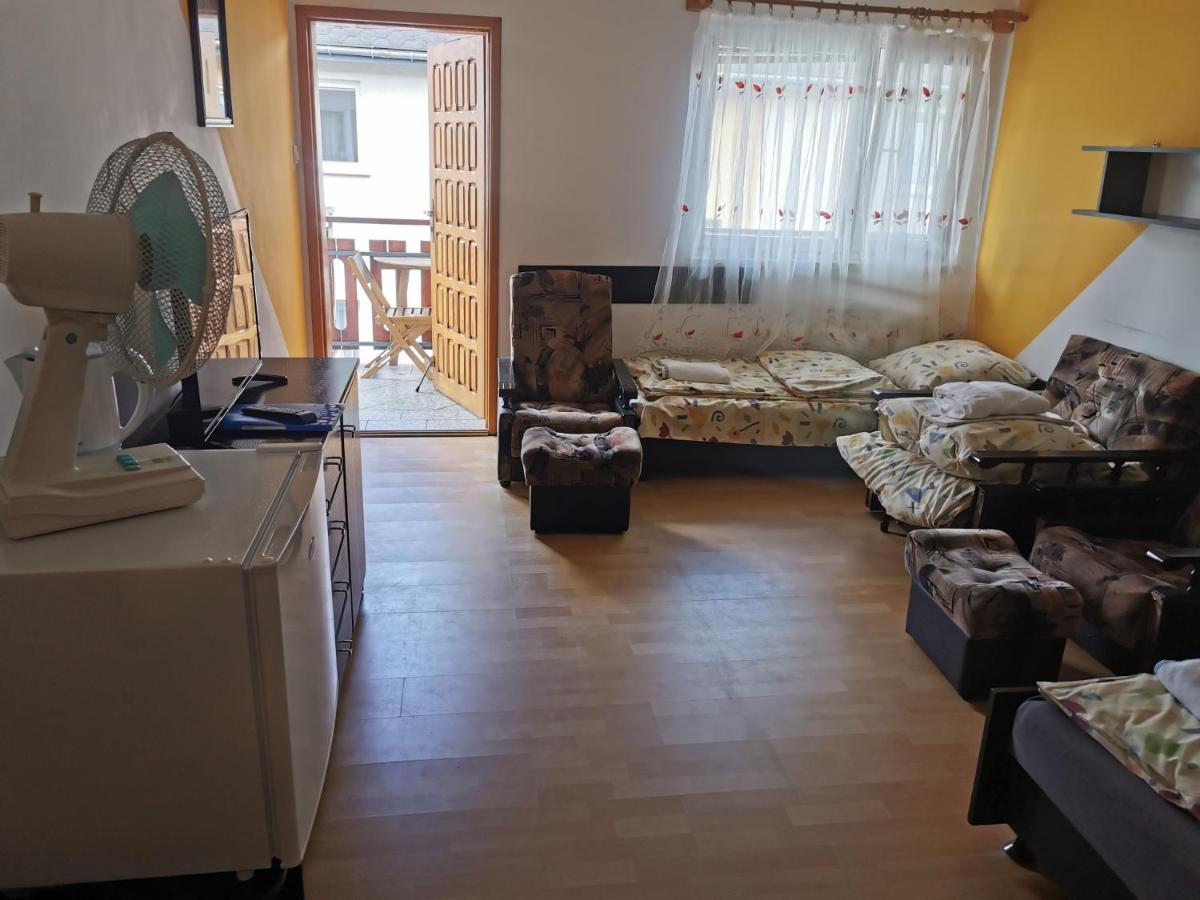 Dom Wczasowy Maja Dźwirzyno Exterior foto